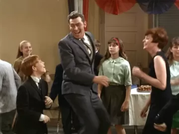 Look Paw, I'm Dancing