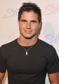 Robbie-Amell